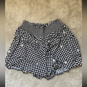 NWT Victoria’s Secret black and white gingham shorts